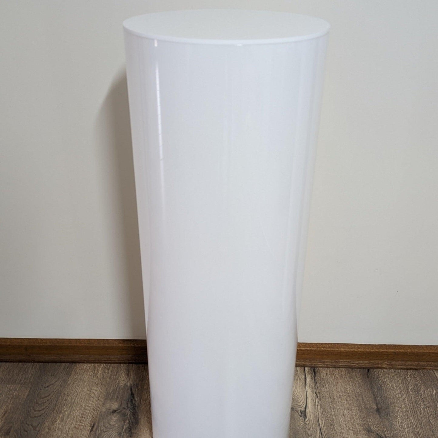 White Round Plinth Hire - La Bambina
